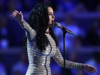 Katy Perry w uroczej stylizacji na scenie